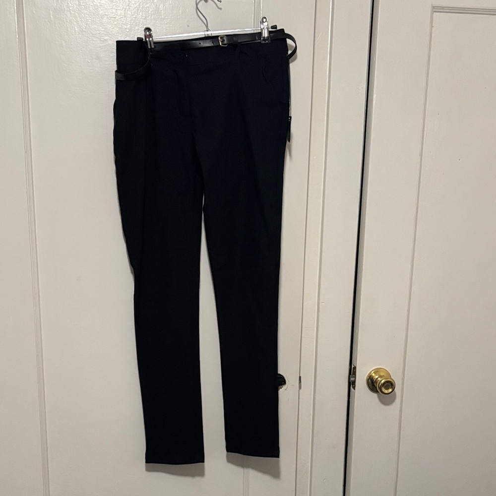 WOMENS BLACK PANTS NOT TRUE TO SIZE RUNS SMALL CLASSY PROFESSIONAL NWT SLEEK